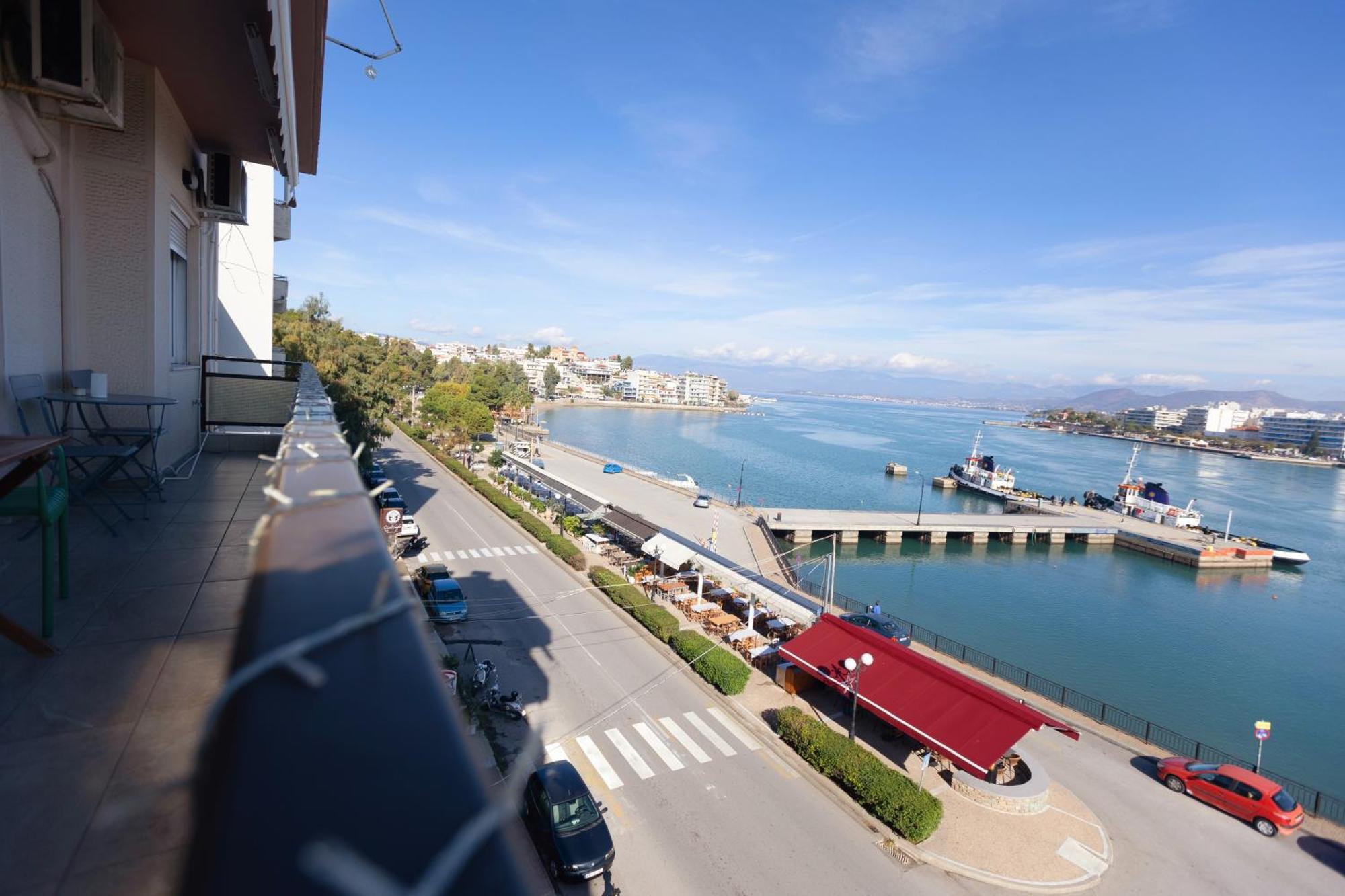 Debbie'S Διαμέρισμα Δίπλα Στο Νερό ! Chalkida Exterior photo
